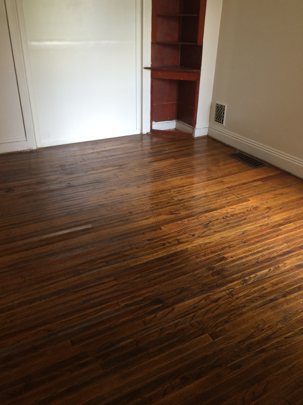 Hardwood floors at YCP off campust housing and apartments